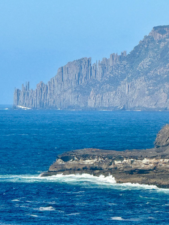 Passing Cape Raoul on the way back to Bruny Island